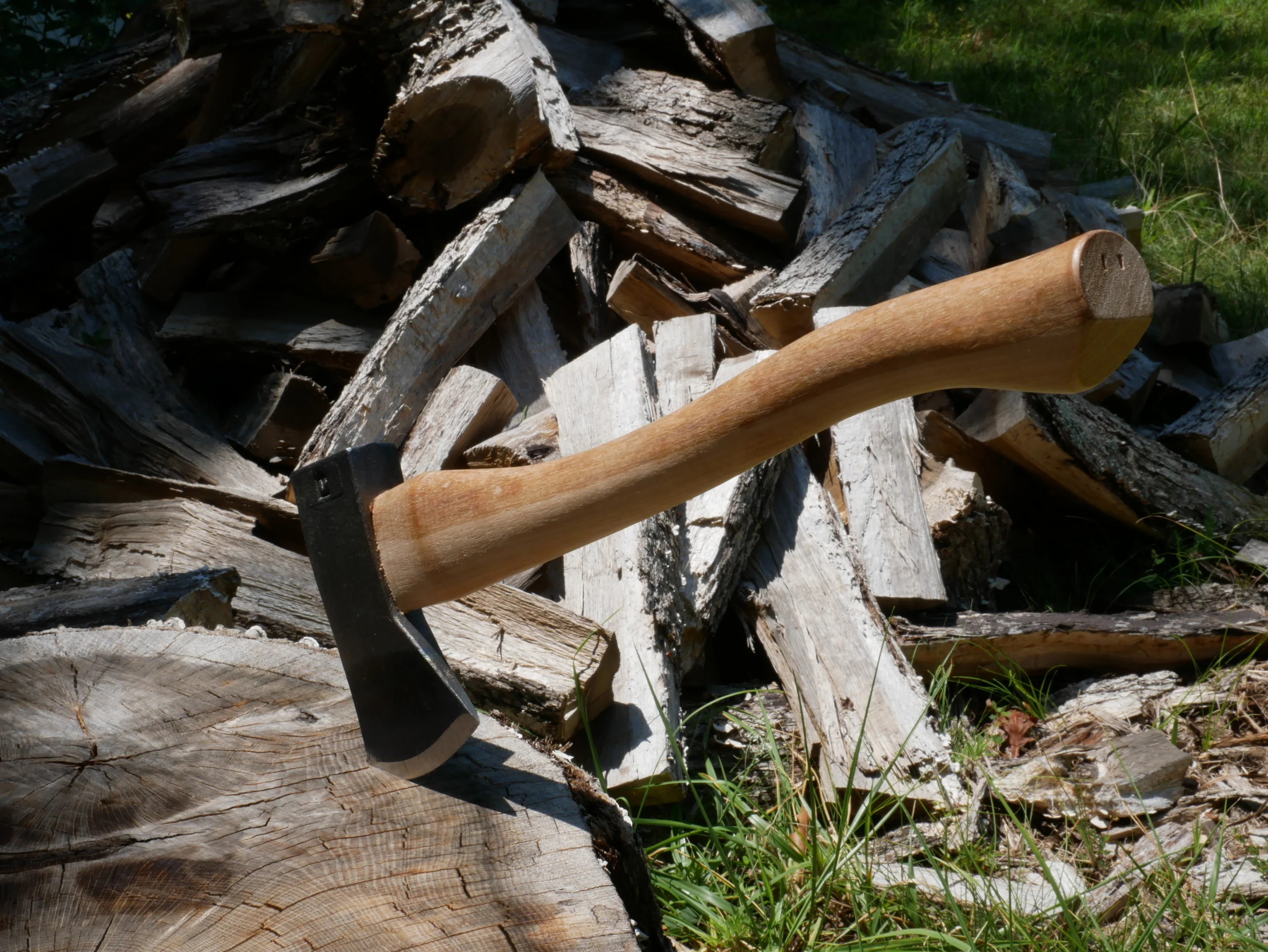 2lb Hudson Bay Camp Axe; 18 in. Curved Wooden Handle Sport Utility Finish - Image 6